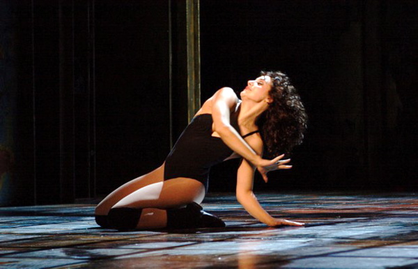 Vanessa Hamilton-Barritt in 'Flashdance the Musical'